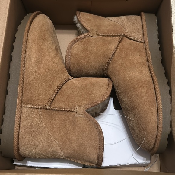 Kirkland Signature Ladies boots genuine suede shearling lightweight size 8 NIB - Picture 2 of 9
